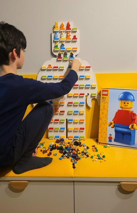 Figure-shaped shelf (compatible with LEGO®)